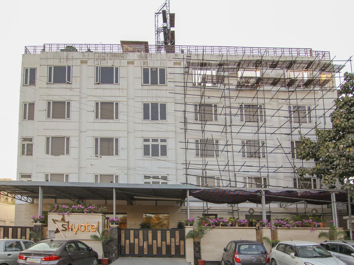 Oyo 12496 Skyotel Lucknow Dış mekan fotoğraf