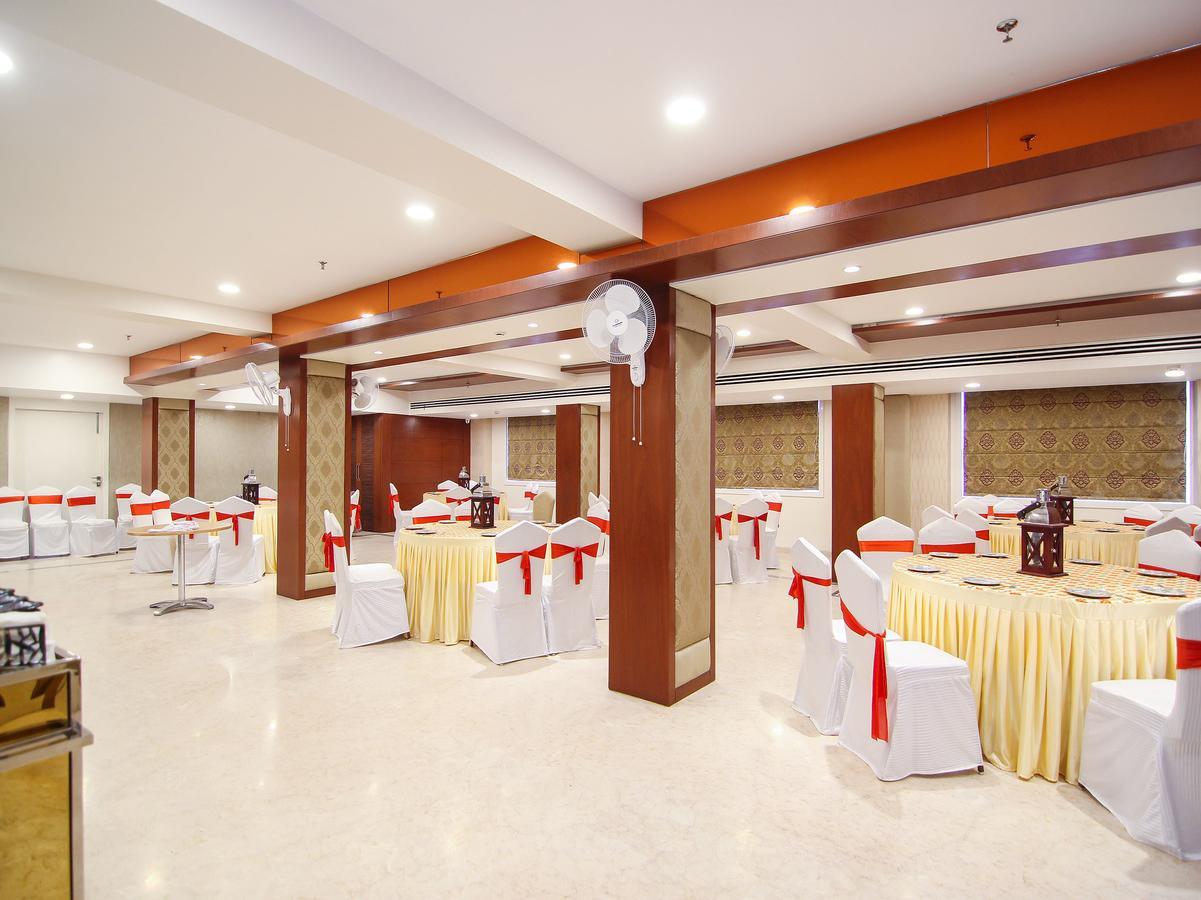 Oyo 12496 Skyotel Lucknow Dış mekan fotoğraf